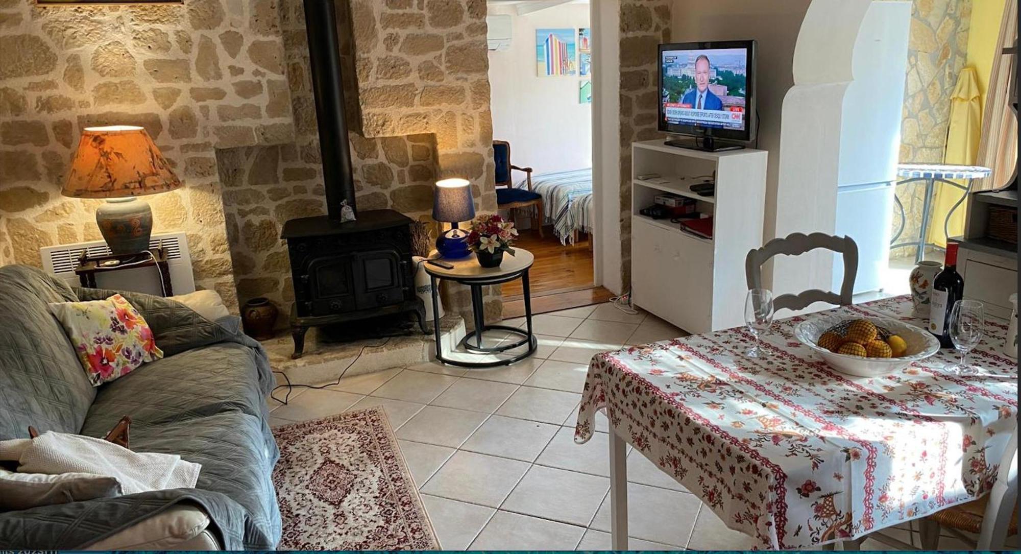 Stunning With Pool In Provence France Hébergement de vacances *